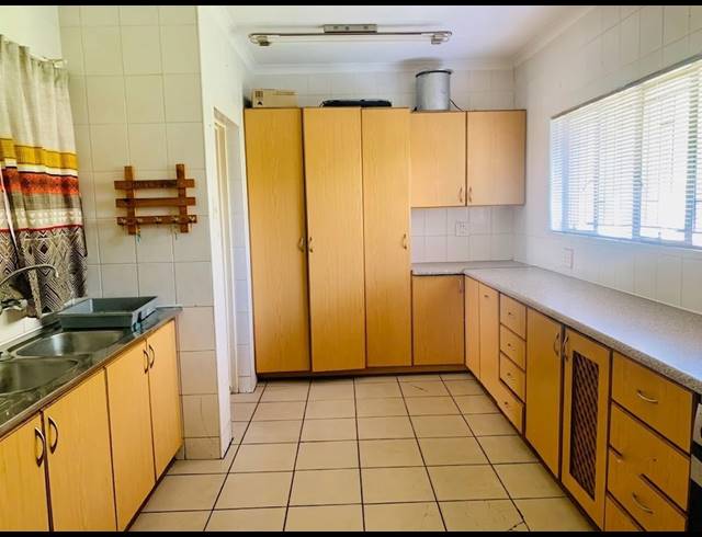 3 BEDROOM HOUSE FOR SALE IN VANDERBIJLPARK SE 6